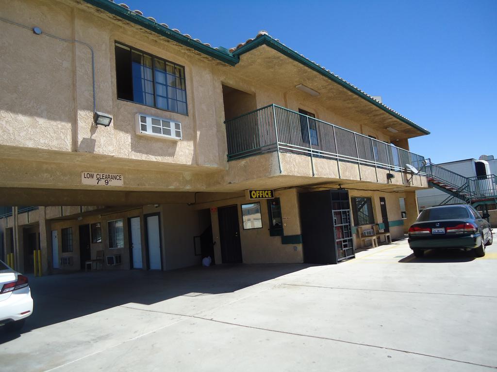 Economy Inn Victorville Buitenkant foto